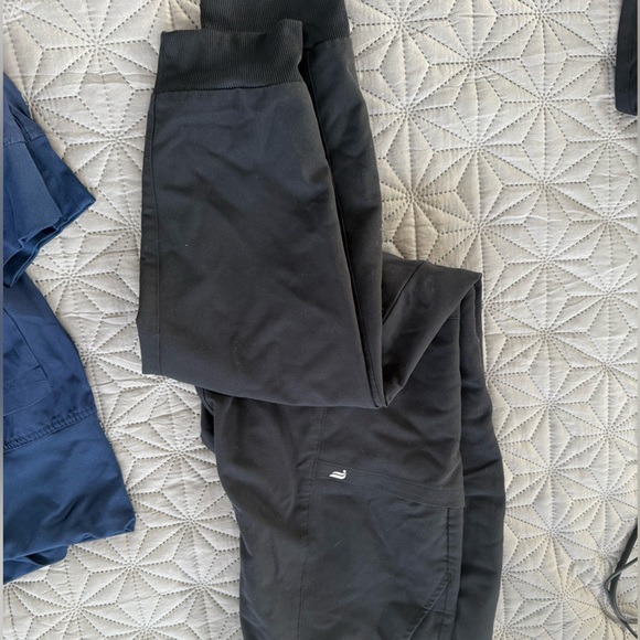 Fabletics scrub set - Picture 4 of 6